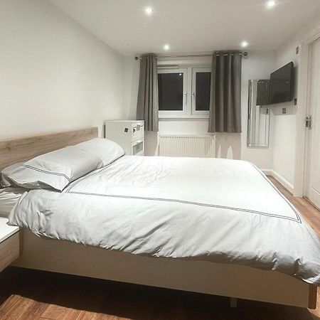 Spacious Private Room In Vibrant South London Thornton Heath Esterno foto